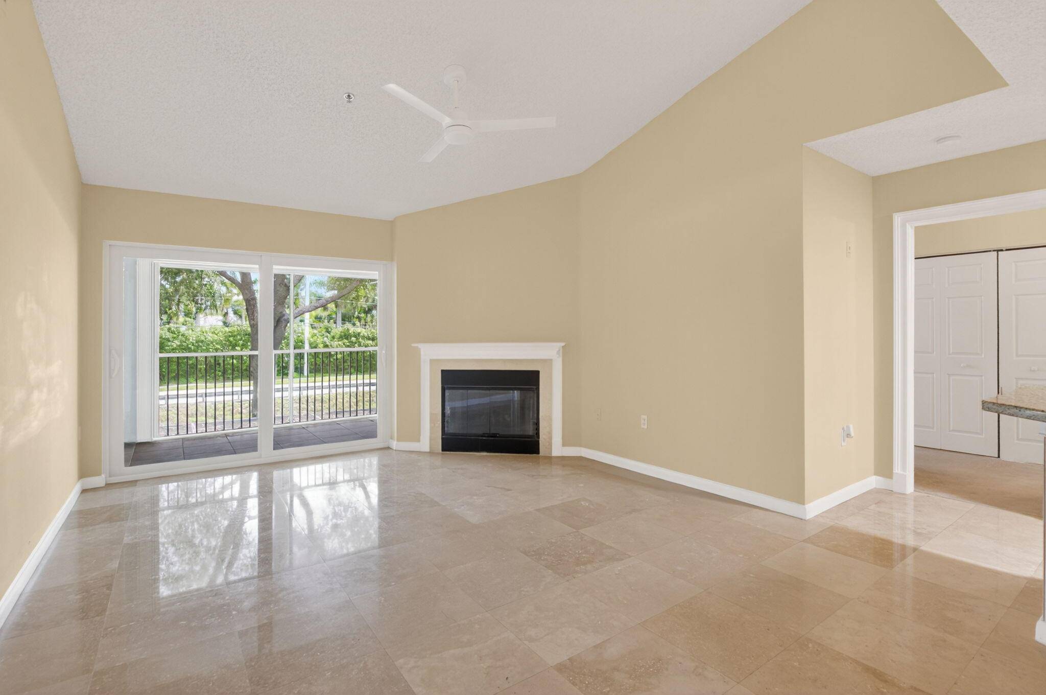 Boca Raton, FL 33496,3131 Clint Moore RD 206