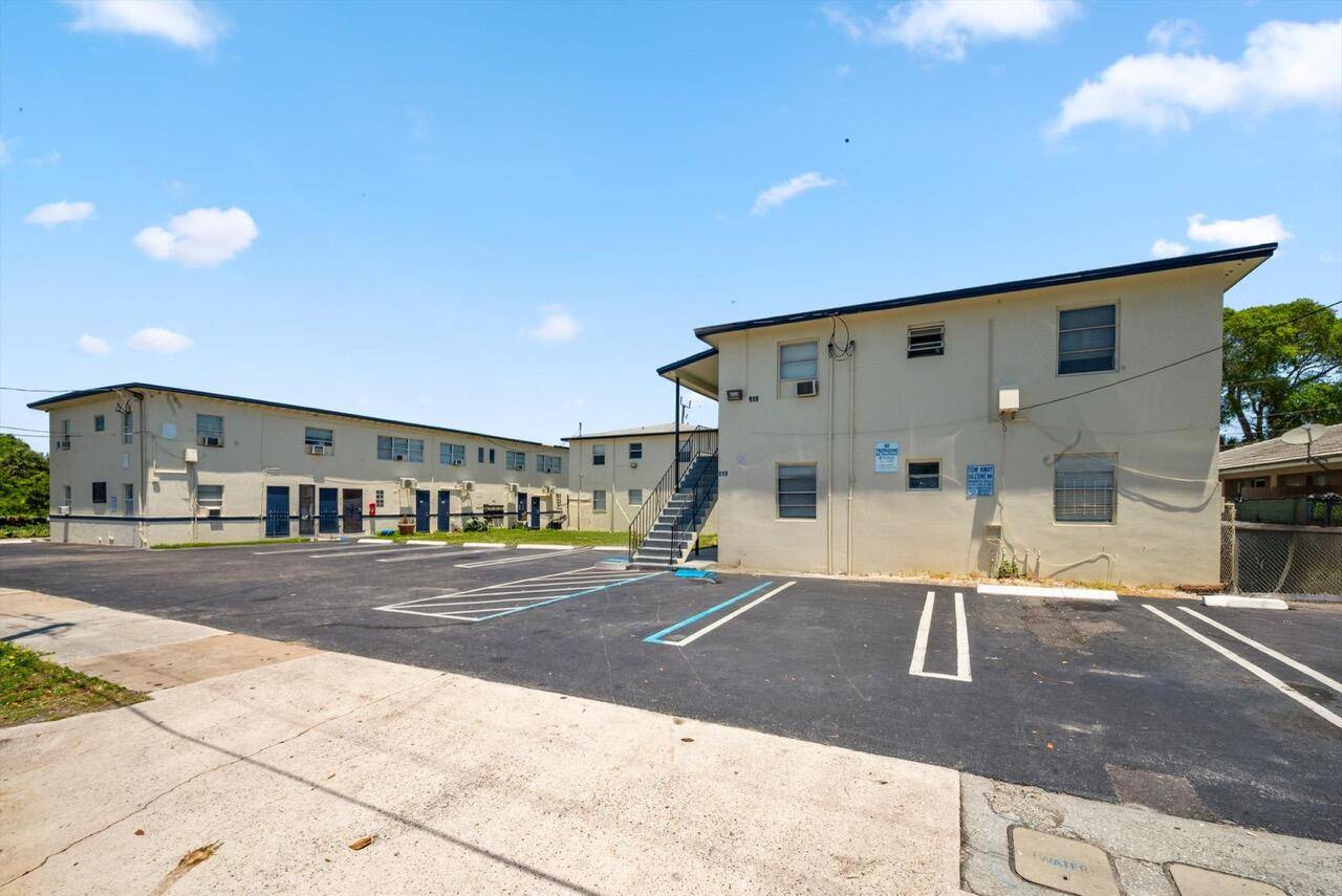 West Palm Beach, FL 33401,919 6th ST 1-5