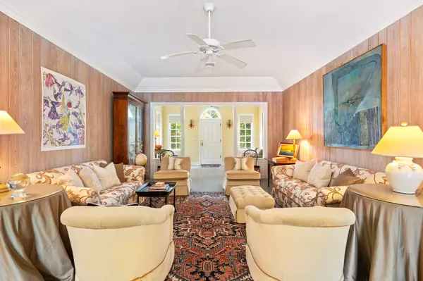 Palm Beach, FL 33480,353 Seaspray AVE