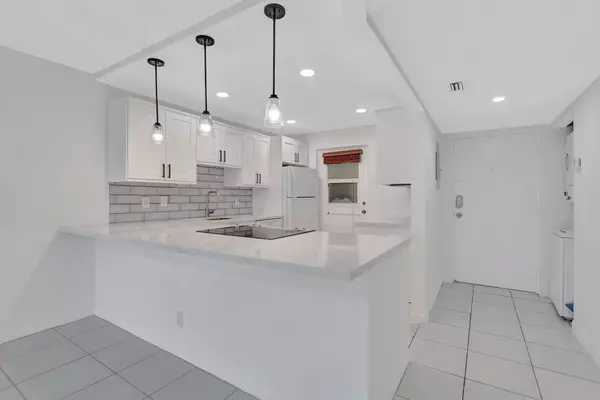 Boca Raton, FL 33487,5500 NW 2nd AVE 325