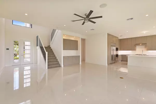 Boca Raton, FL 33496,8068 Laurel Falls DR