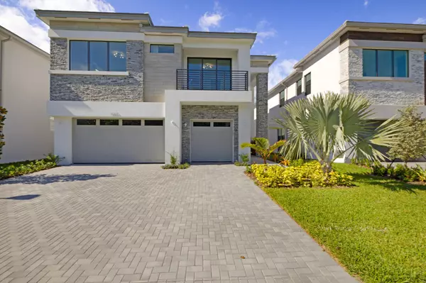 8068 Laurel Falls DR, Boca Raton, FL 33496