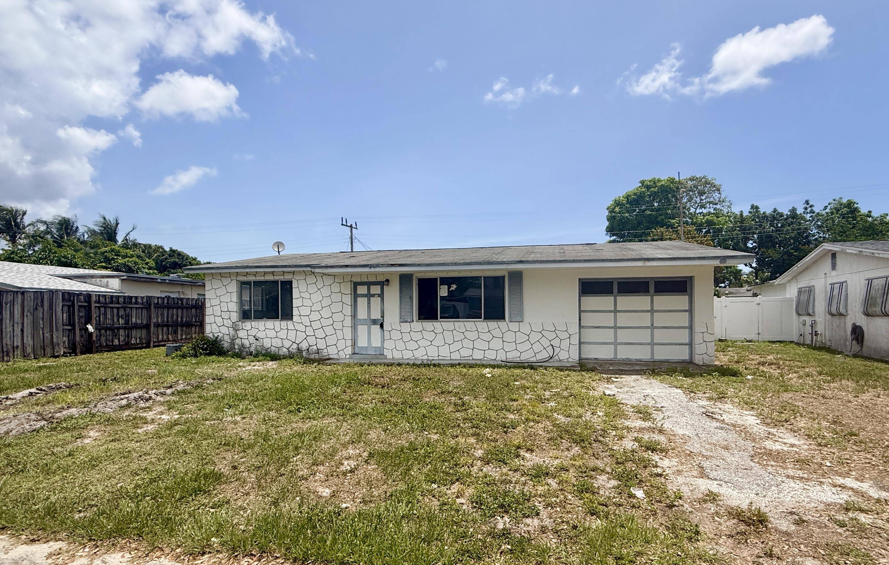1376 Meadowbrook DR, West Palm Beach, FL 33417
