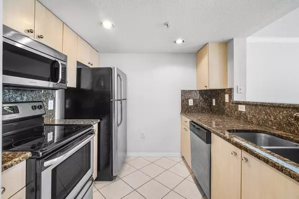 West Palm Beach, FL 33407,1801 N Flagler DR 705