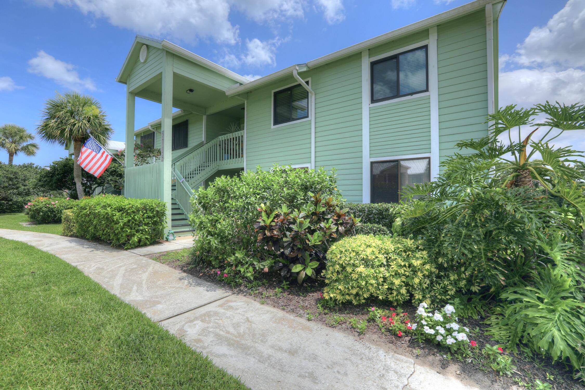 Sebastian, FL 32958,5725 Pelican Pointe DR 4