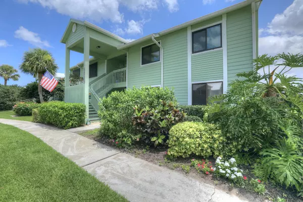 Sebastian, FL 32958,5725 Pelican Pointe DR 4