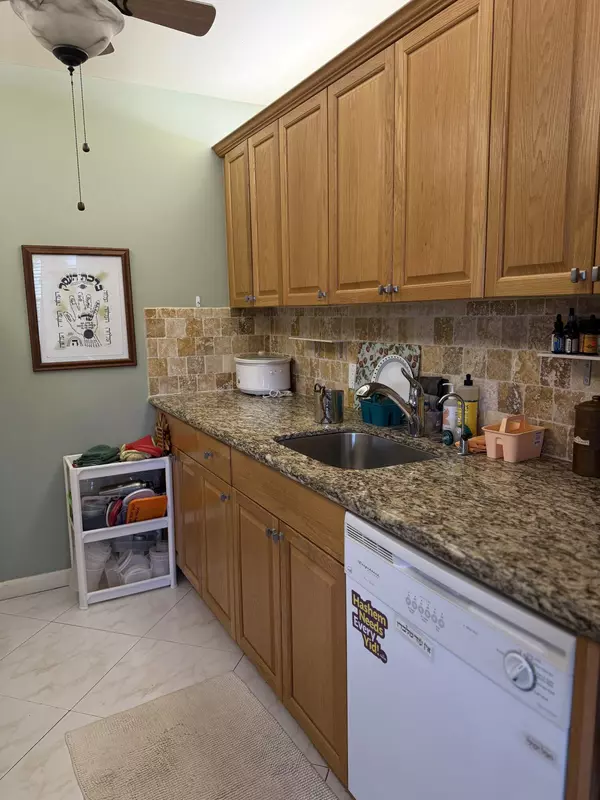 Boca Raton, FL 33434,1041 Guildford C