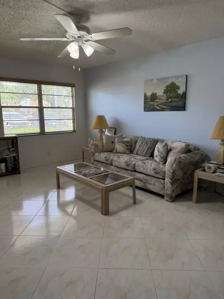 1041 Guildford C, Boca Raton, FL 33434