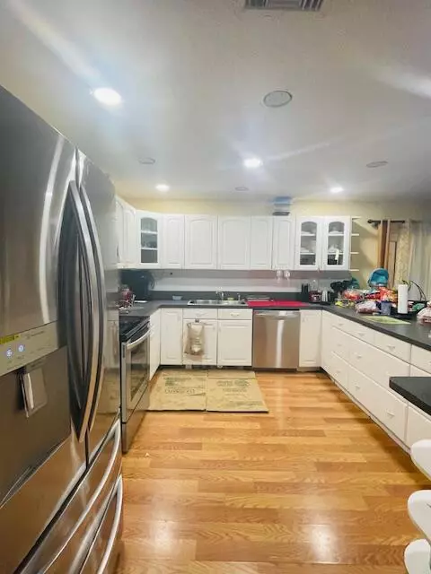 Sunrise, FL 33313,6601 NW 25th ST