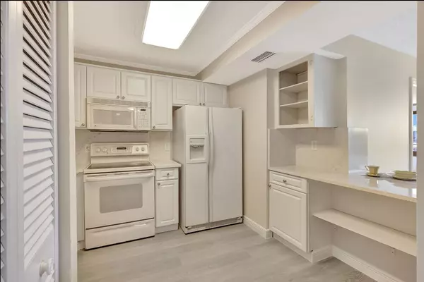 Stuart, FL 34996,1357 NE Ocean BLVD 215