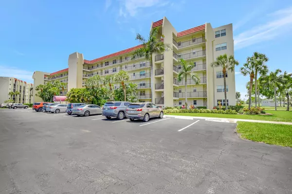 3871 Via Poinciana 505, Lake Worth, FL 33467