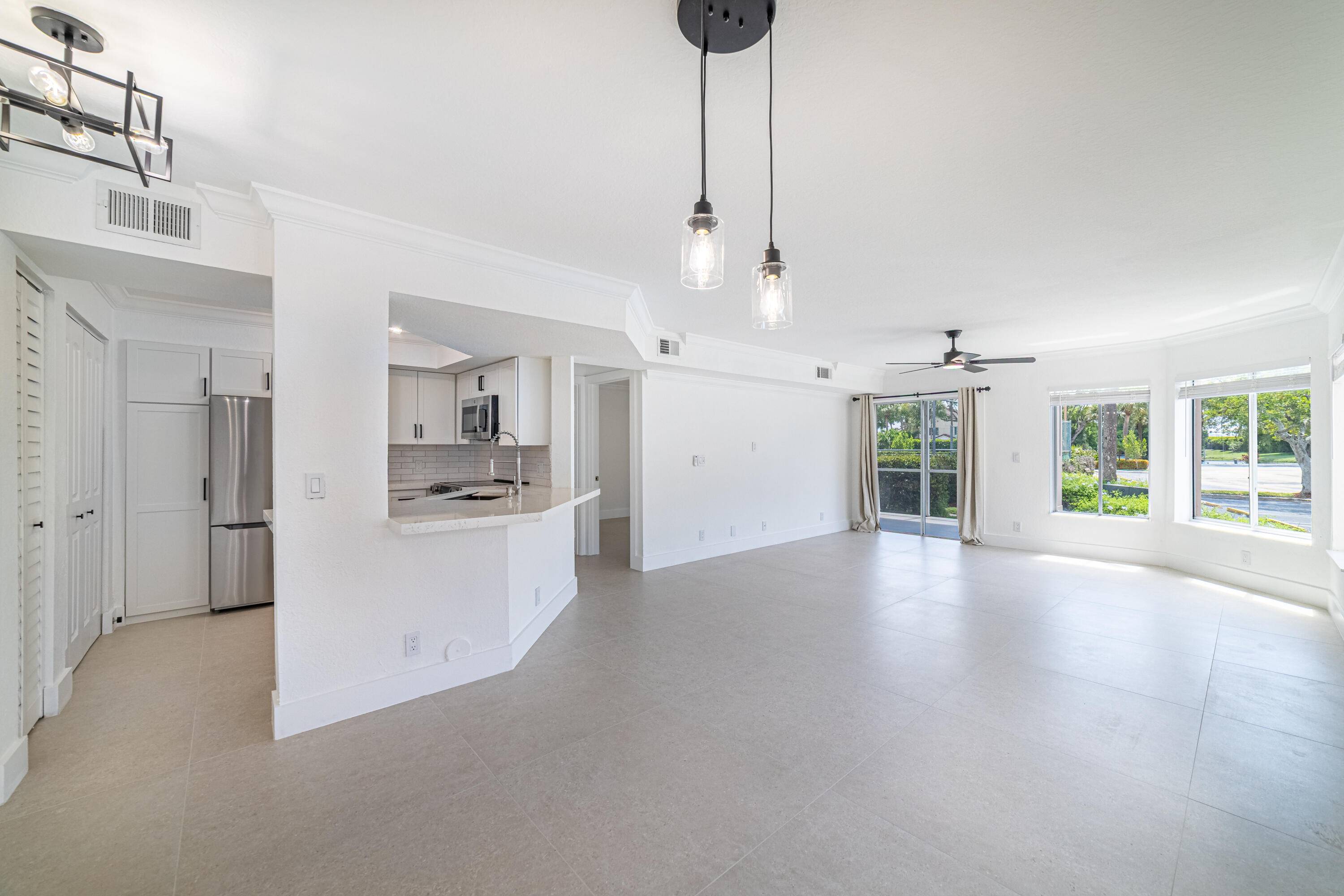 Boynton Beach, FL 33426,815 W Boynton Beach BLVD 12-106
