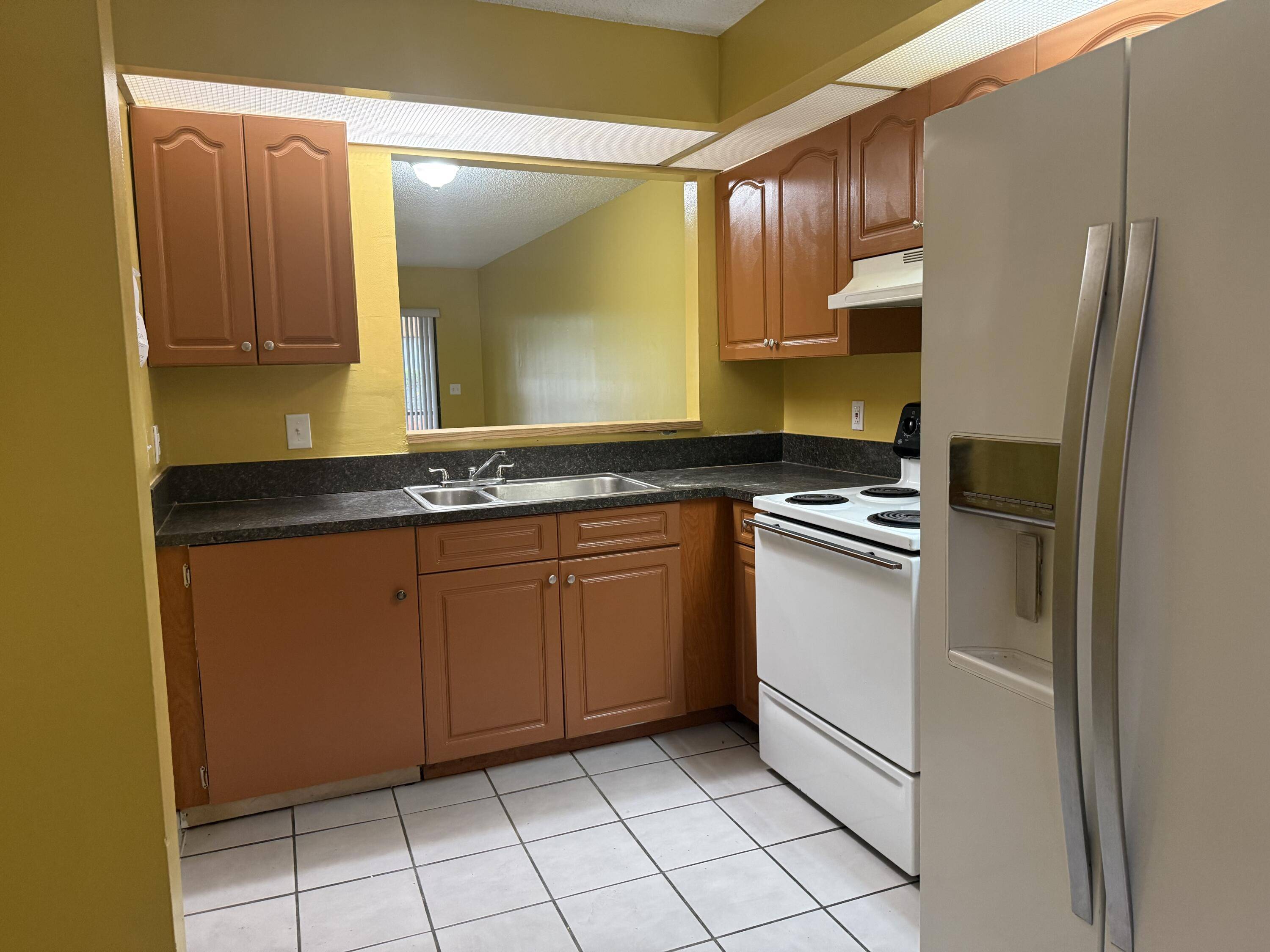 Lauderhill, FL 33313,2541 NW 56th AVE 1-19