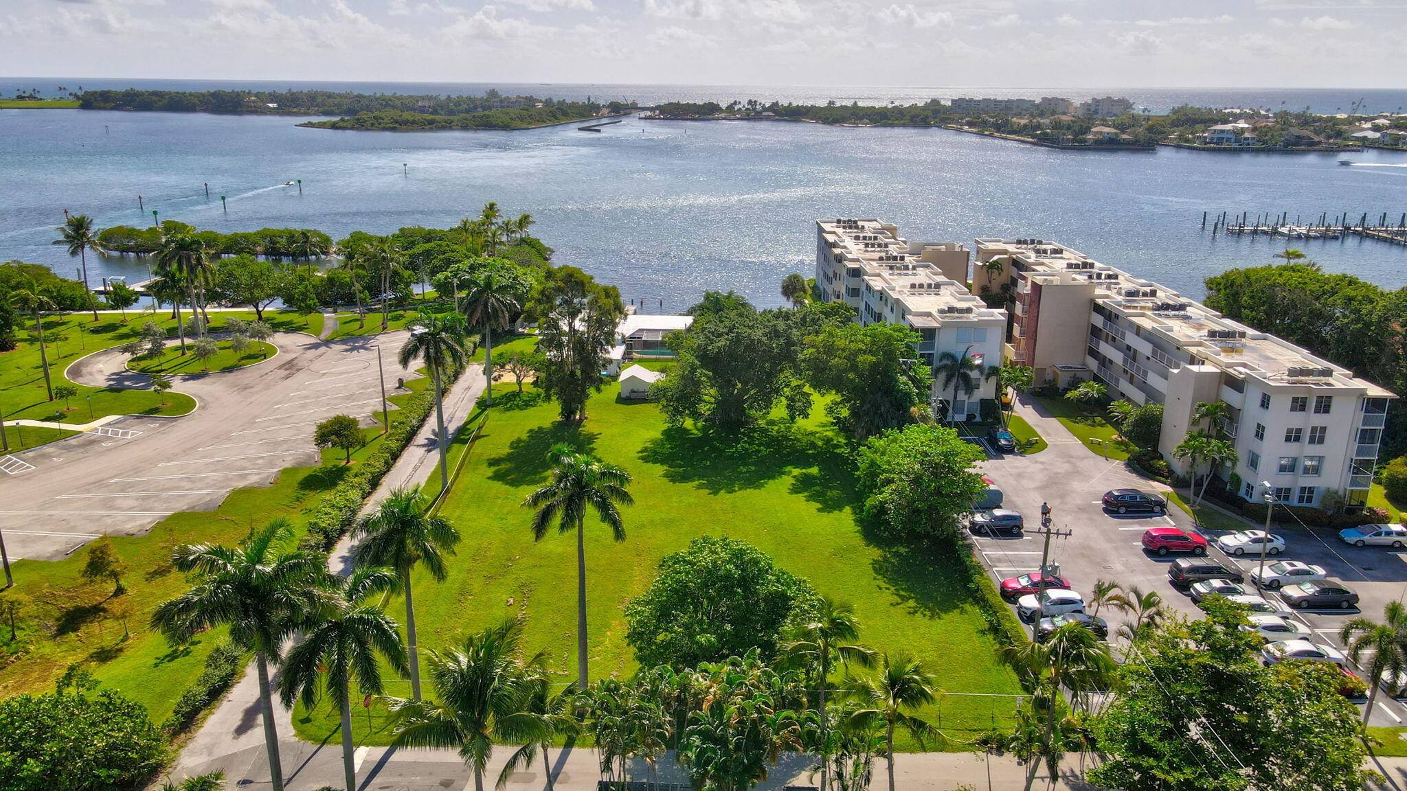 Boynton Beach, FL 33435,670 Oak ST