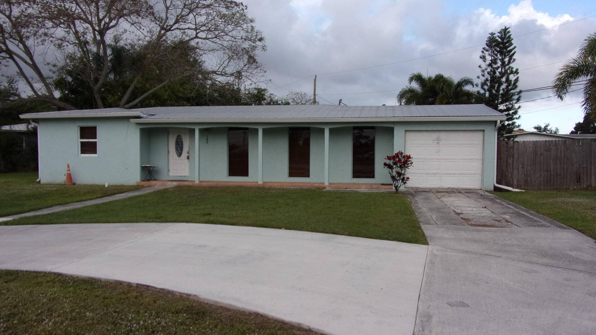 195 SE Serenata CT, Port Saint Lucie, FL 34983
