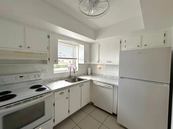 West Palm Beach, FL 33415,2727 W Dudley DR G