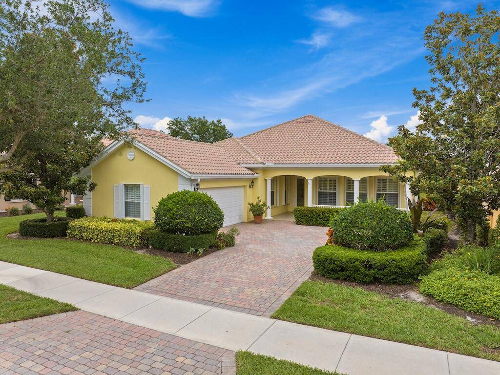 Vero Beach, FL 32967,5422 Barbados SQ