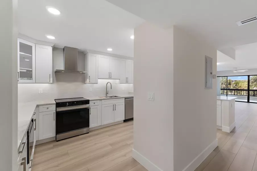 1030 Us Highway One 304, North Palm Beach, FL 33408