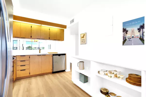 West Palm Beach, FL 33409,2601 Village BLVD 404