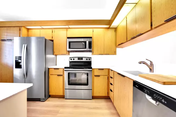 West Palm Beach, FL 33409,2601 Village BLVD 404