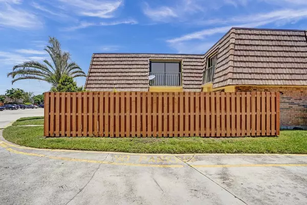 Palm Springs, FL 33461,973 Springdale CIR 97-C