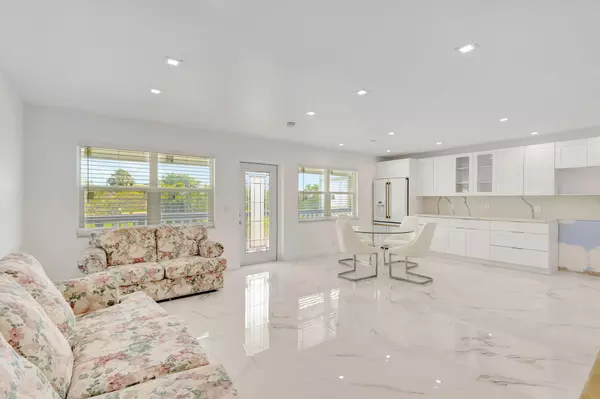 West Palm Beach, FL 33417,20 Somerset A