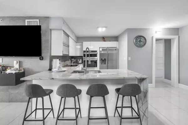 Hypoluxo, FL 33462,700 Scotia 205 DR 205