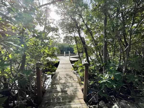 Lantana, FL 33462,216 SE Atlantic DR