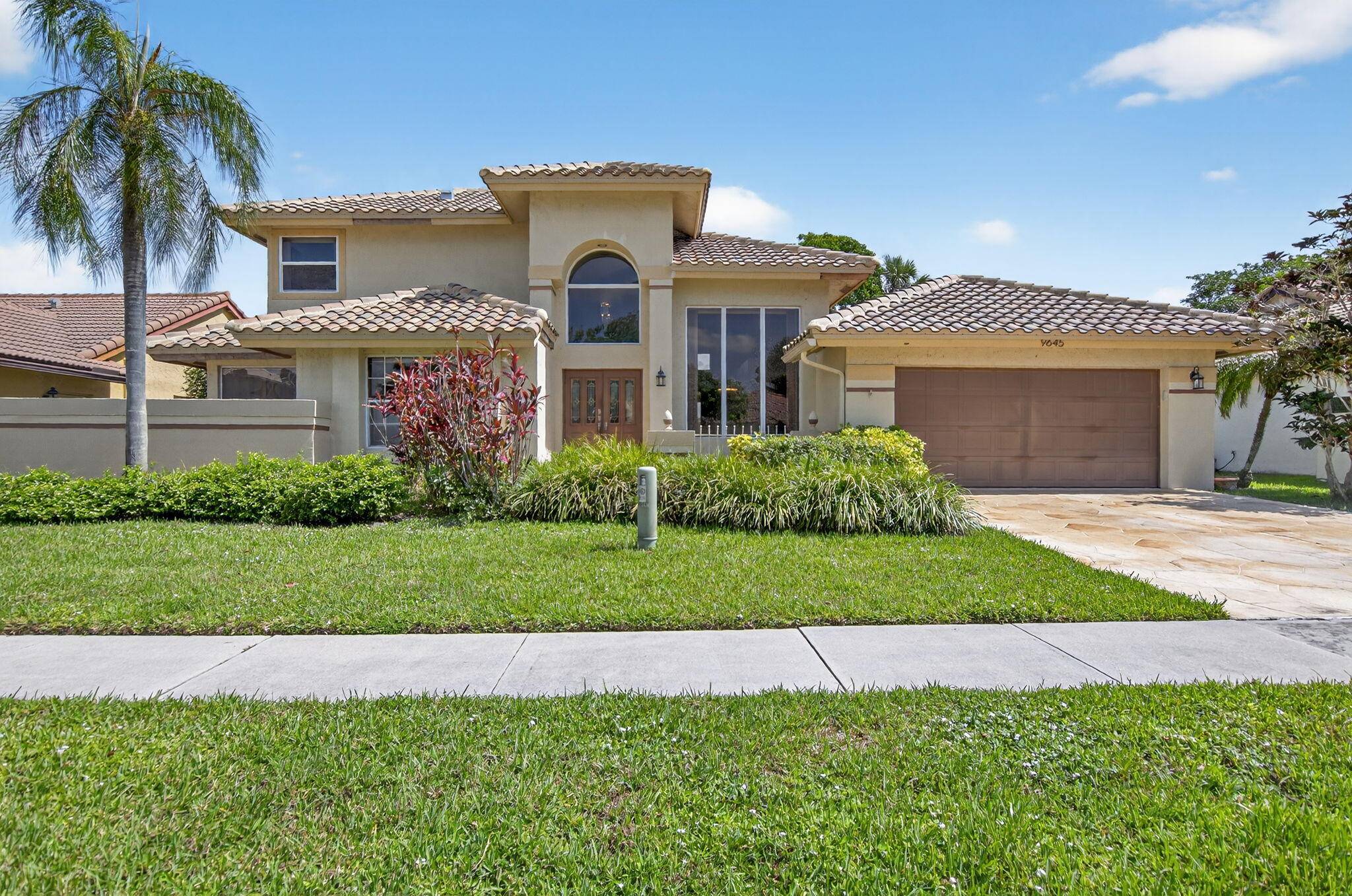 9645 N Carousel CIR, Boca Raton, FL 33434