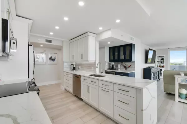 North Palm Beach, FL 33408,123 Lakeshore DR 1145