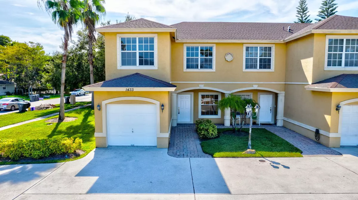 Wellington, FL 33414,14022 Wellington TRCE