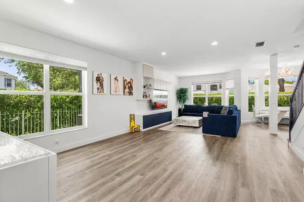 Boca Raton, FL 33496,5850 NW 42nd TER