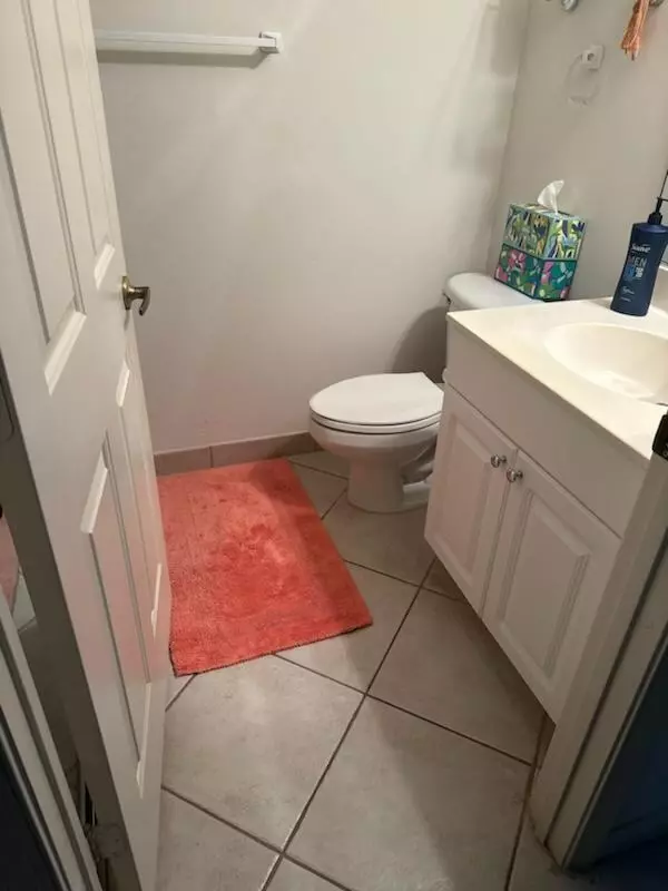 Boynton Beach, FL 33437,6037 Rossmoor Lakes CT