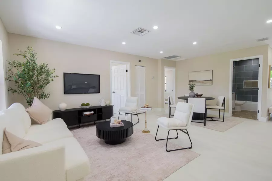 5409 NE 4th AVE, Oakland Park, FL 33334