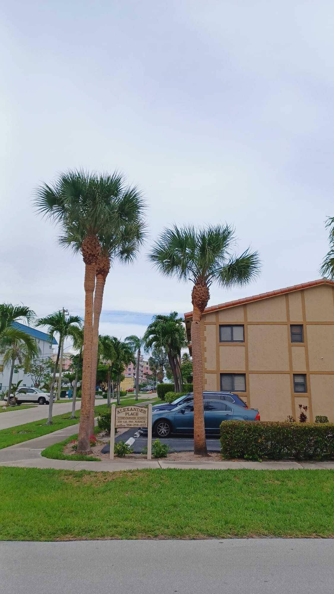 330 SE 19th AVE E, Deerfield Beach, FL 33441