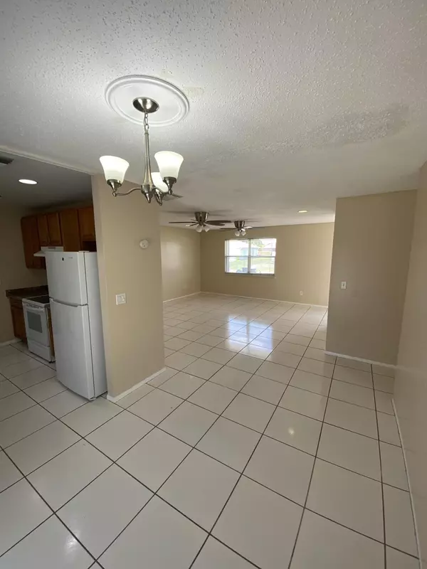 Port Saint Lucie, FL 34983,649 SW Heather ST