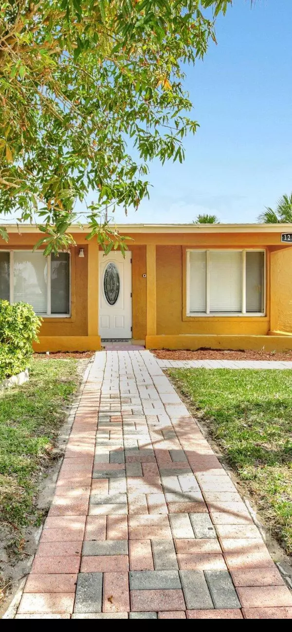 1224 W 31st, Riviera Beach, FL 33404