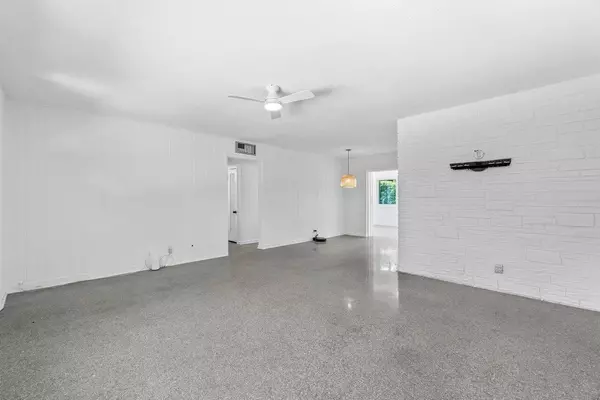 Lantana, FL 33462,809 S Atlantic DR