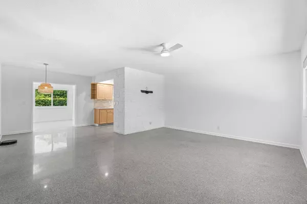 Lantana, FL 33462,809 S Atlantic DR