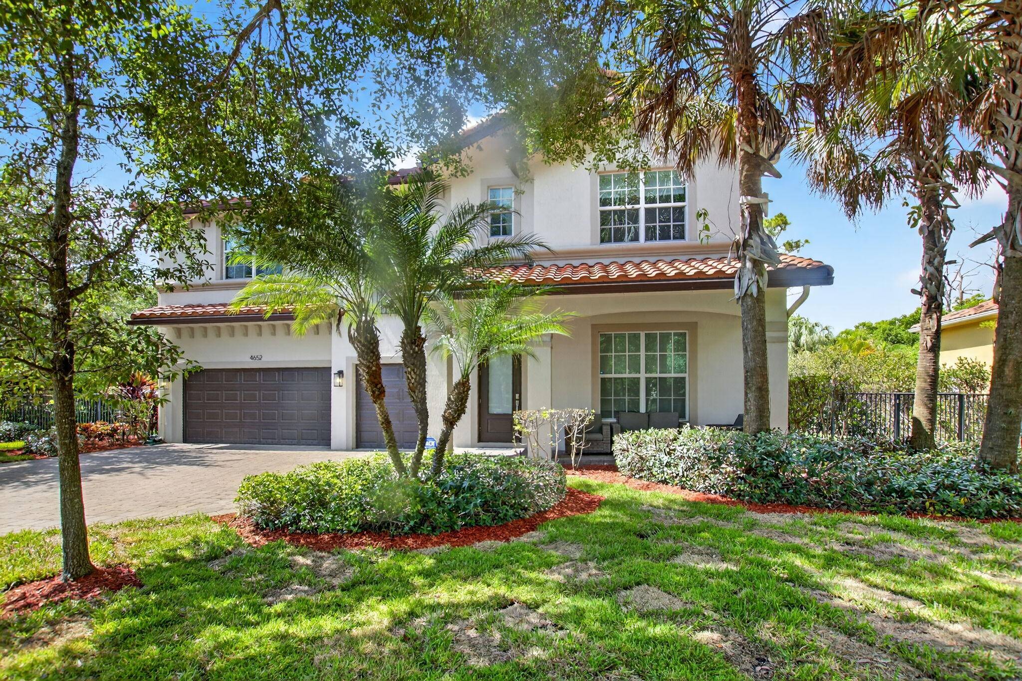 4652 Saxon RD, Coconut Creek, FL 33073