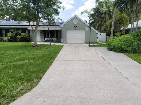 Port Saint Lucie, FL 34953,679 SW Belmont CIR