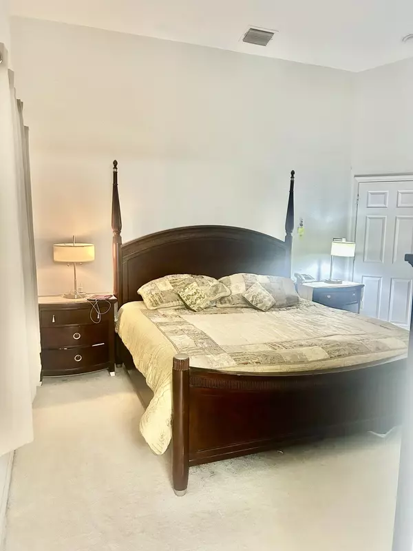 Greenacres, FL 33463,321 Broward AVE