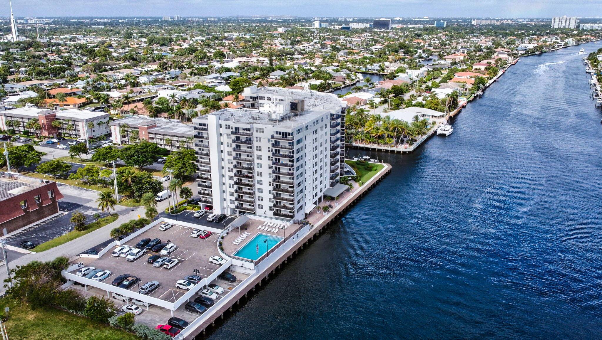 Fort Lauderdale, FL 33308,5100 Dupont BLVD 7e