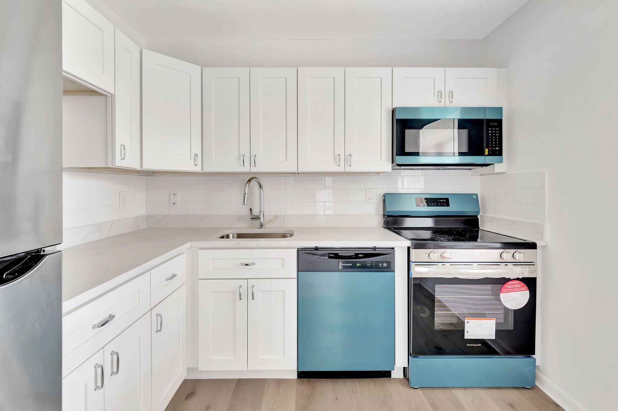 Delray Beach, FL 33446,20 Abbey LN 201
