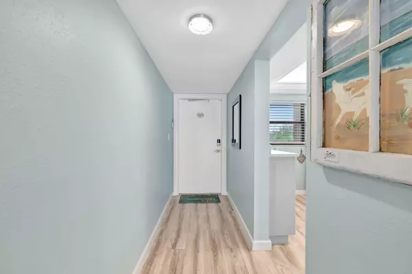 Jensen Beach, FL 34957,10310 S Ocean DR 305