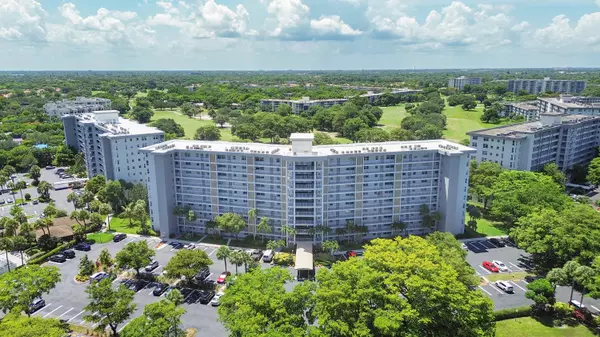 625 Oaks DR 304, Pompano Beach, FL 33069