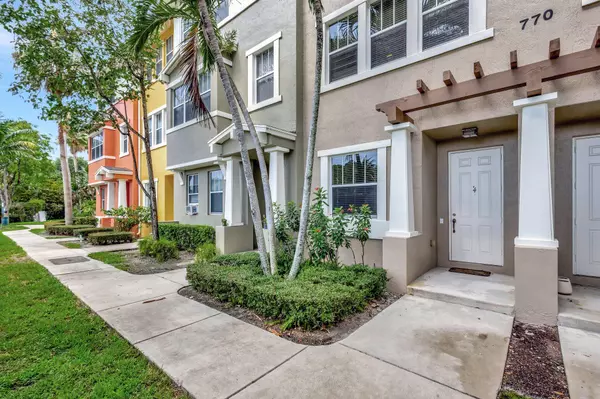 770 Millbrae 4 CT 4, West Palm Beach, FL 33401