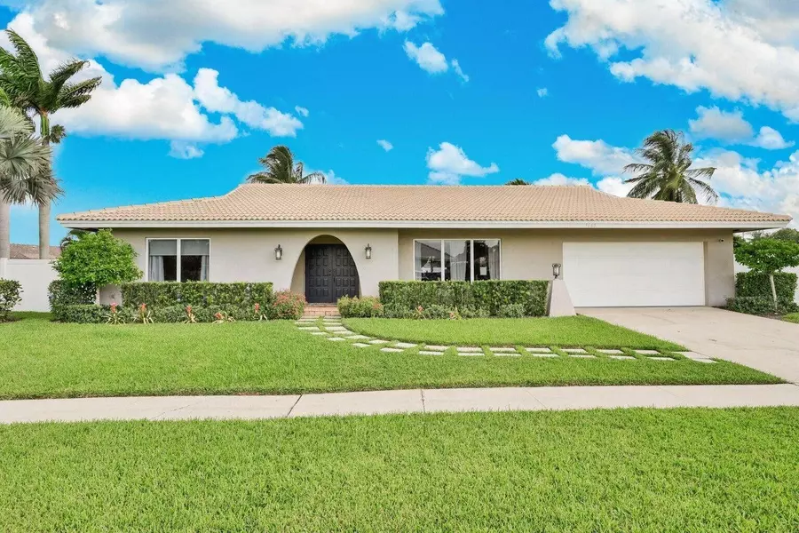 5660 Golfway DR, Boca Raton, FL 33433