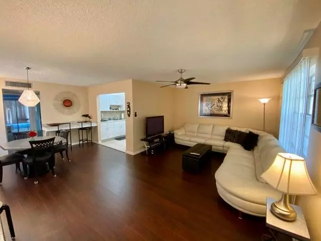 Delray Beach, FL 33484,521 Capri K