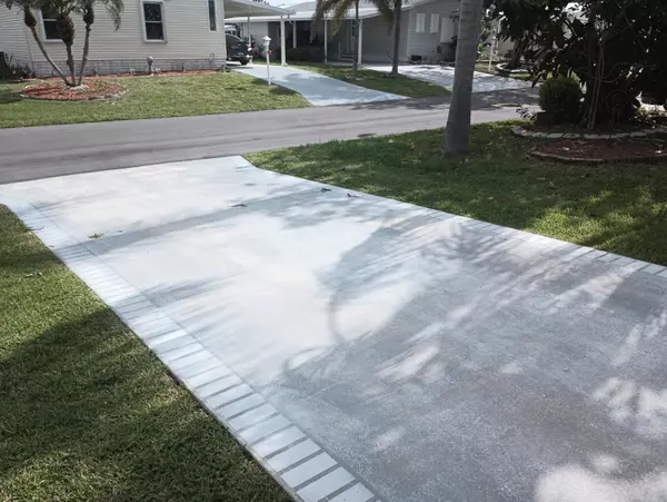 Fort Pierce, FL 34982,523 Thames Bluff RDG